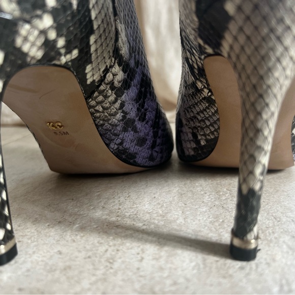 Kenneth Cole Riley 85 Simple Boot. - Picture 5 of 8